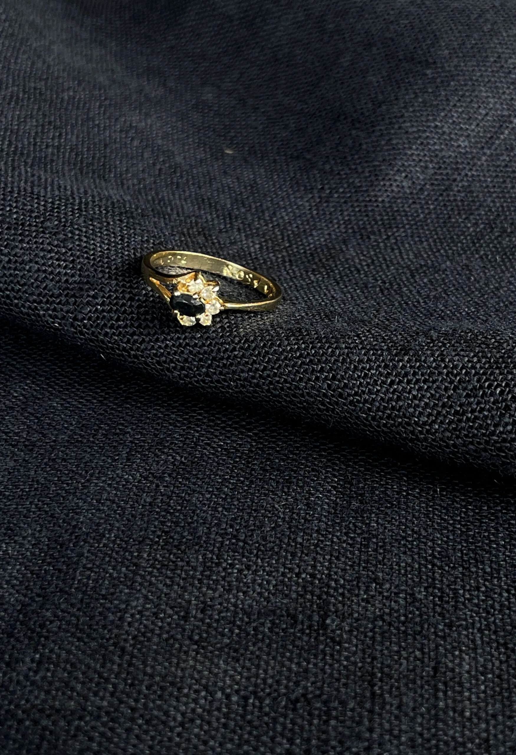 Anello fiore placcato in oro Rosy Varte vintage anni ’80