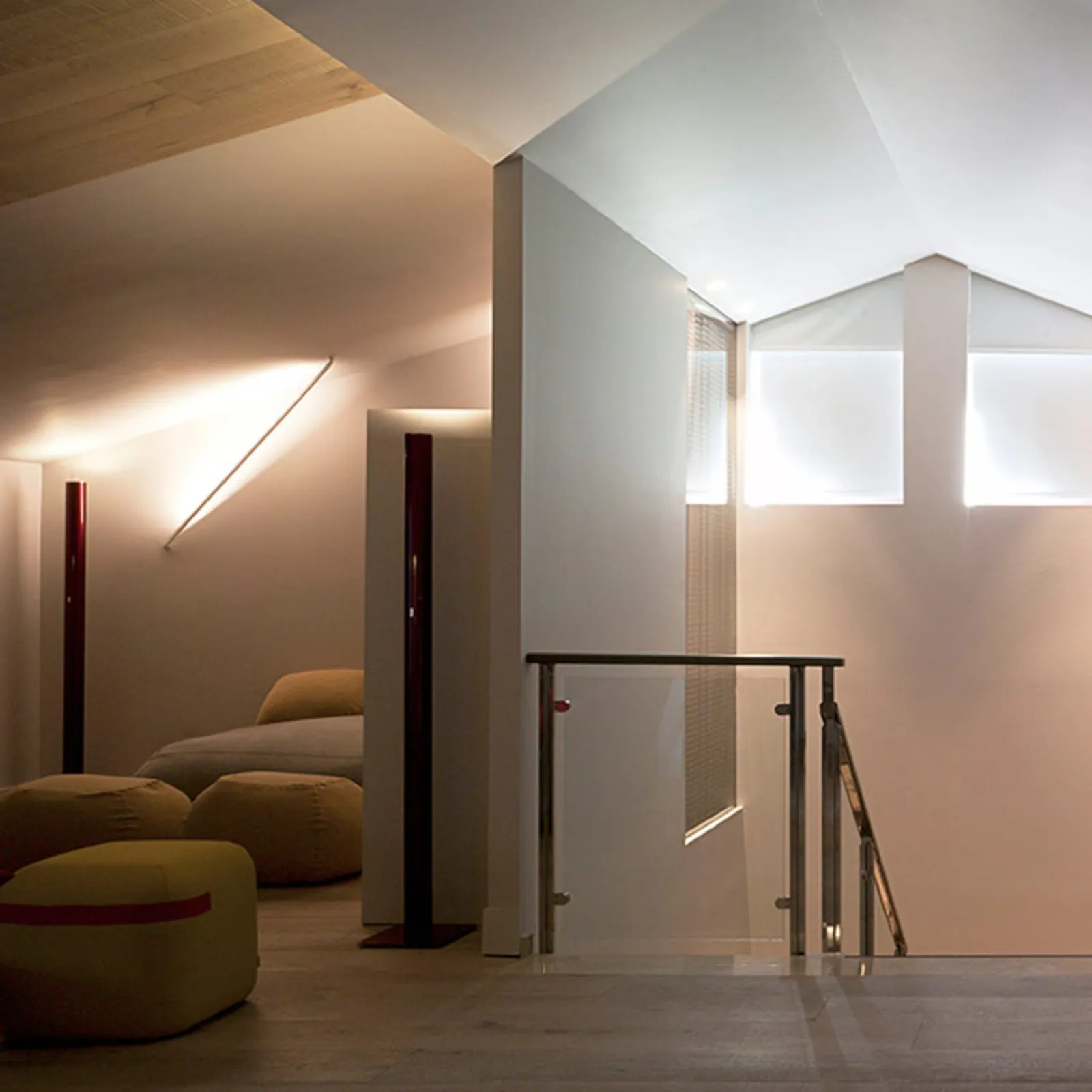 Artemide Ilio lampada LED da terra rossa, 2.700K