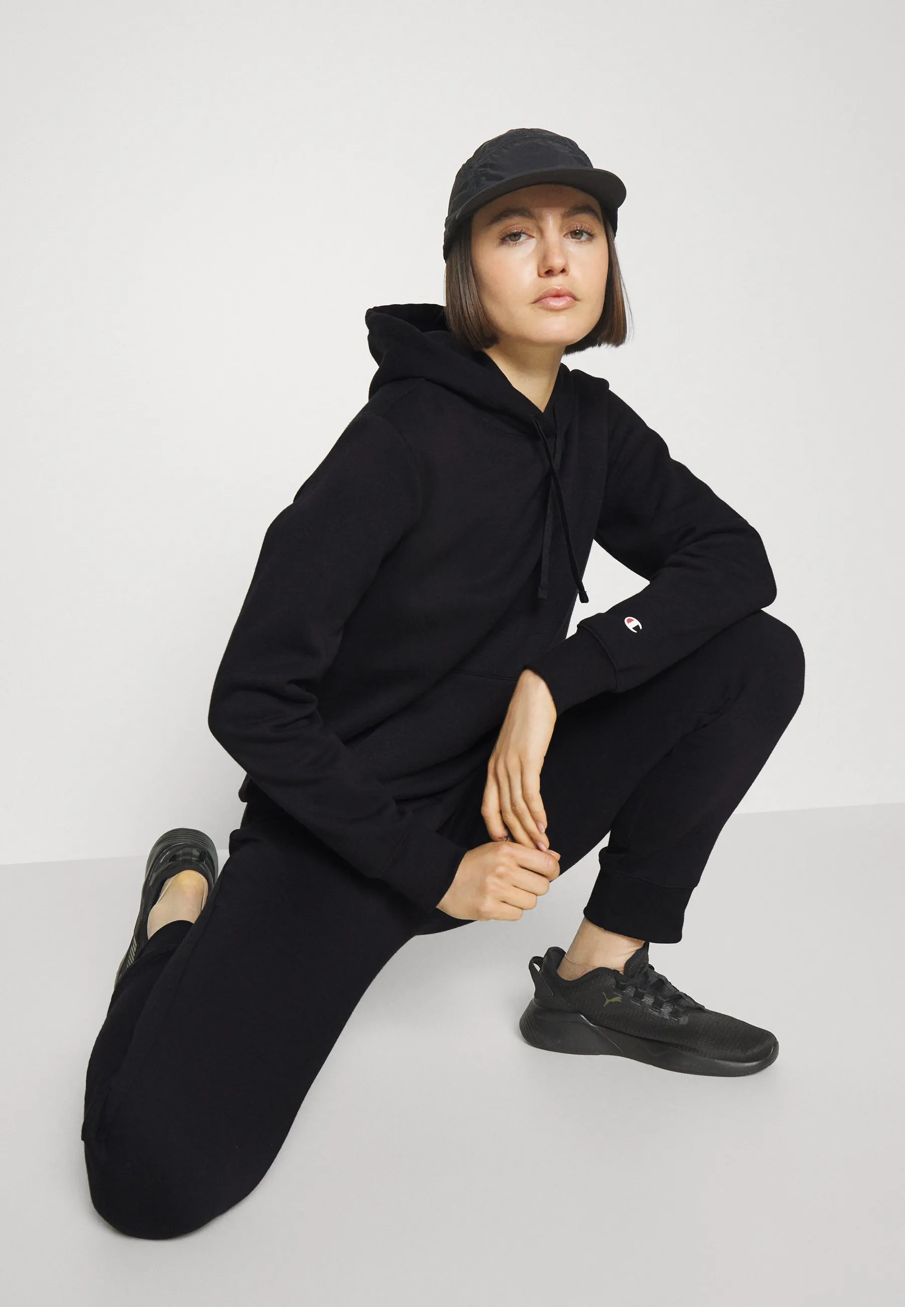 BASIC CUFF PANTS - Pantaloni sportivi