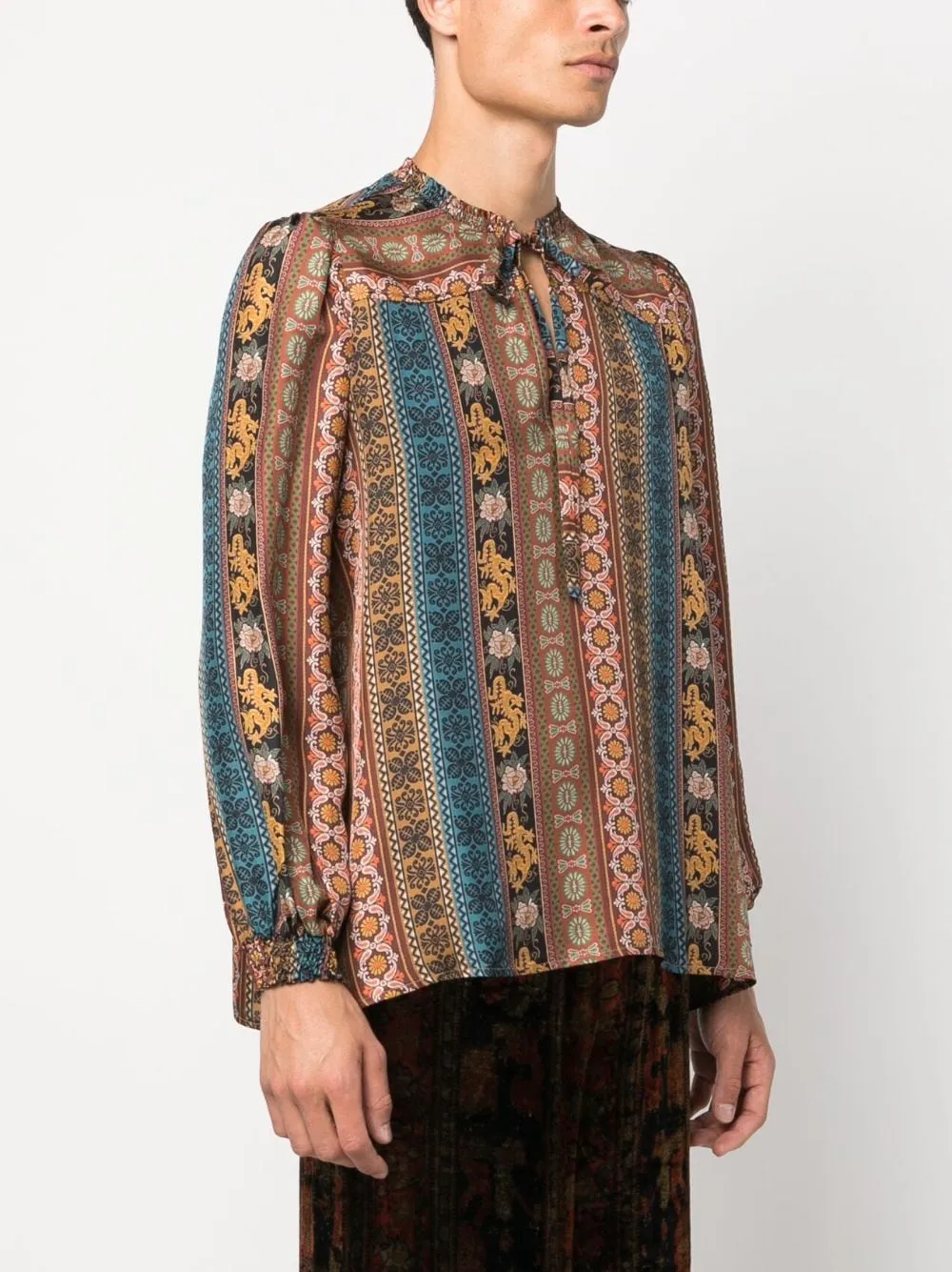 blusa con fiocco