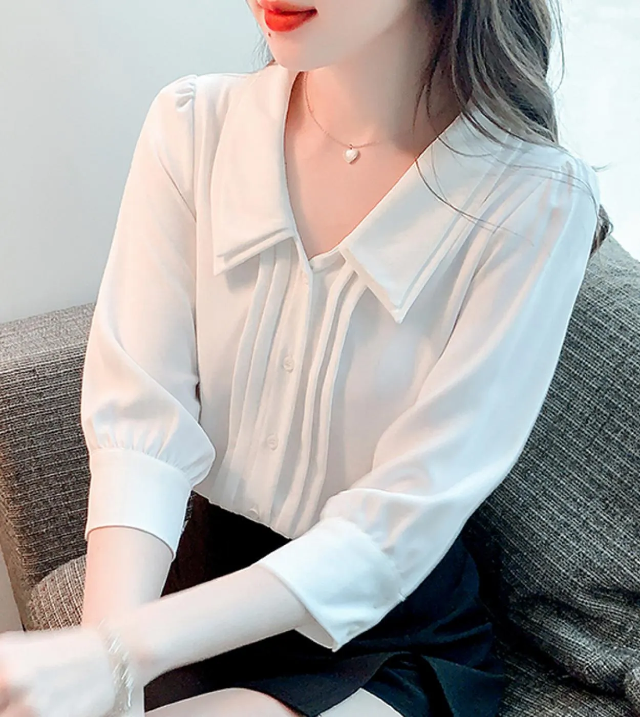 Camicetta estiva elegante con colletto a bambola Camicia da donna bianca dolce da ufficio Camicia ampia a tre quarti con bottoni