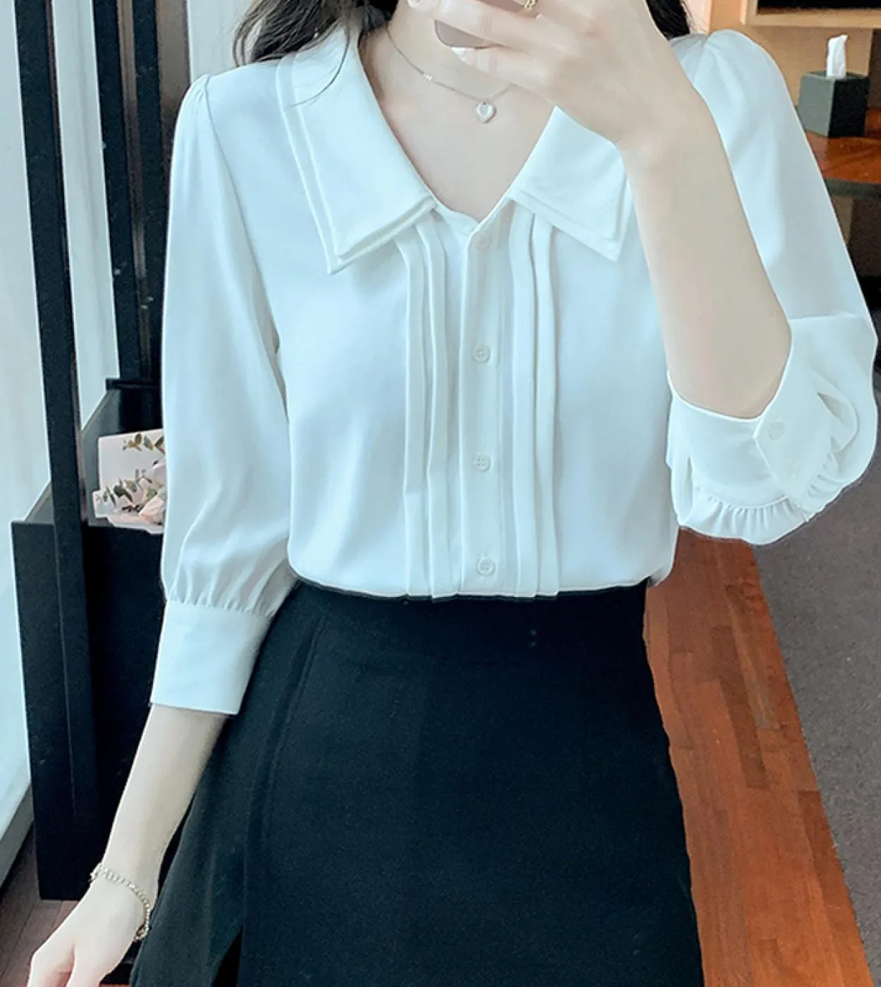 Camicetta estiva elegante con colletto a bambola Camicia da donna bianca dolce da ufficio Camicia ampia a tre quarti con bottoni