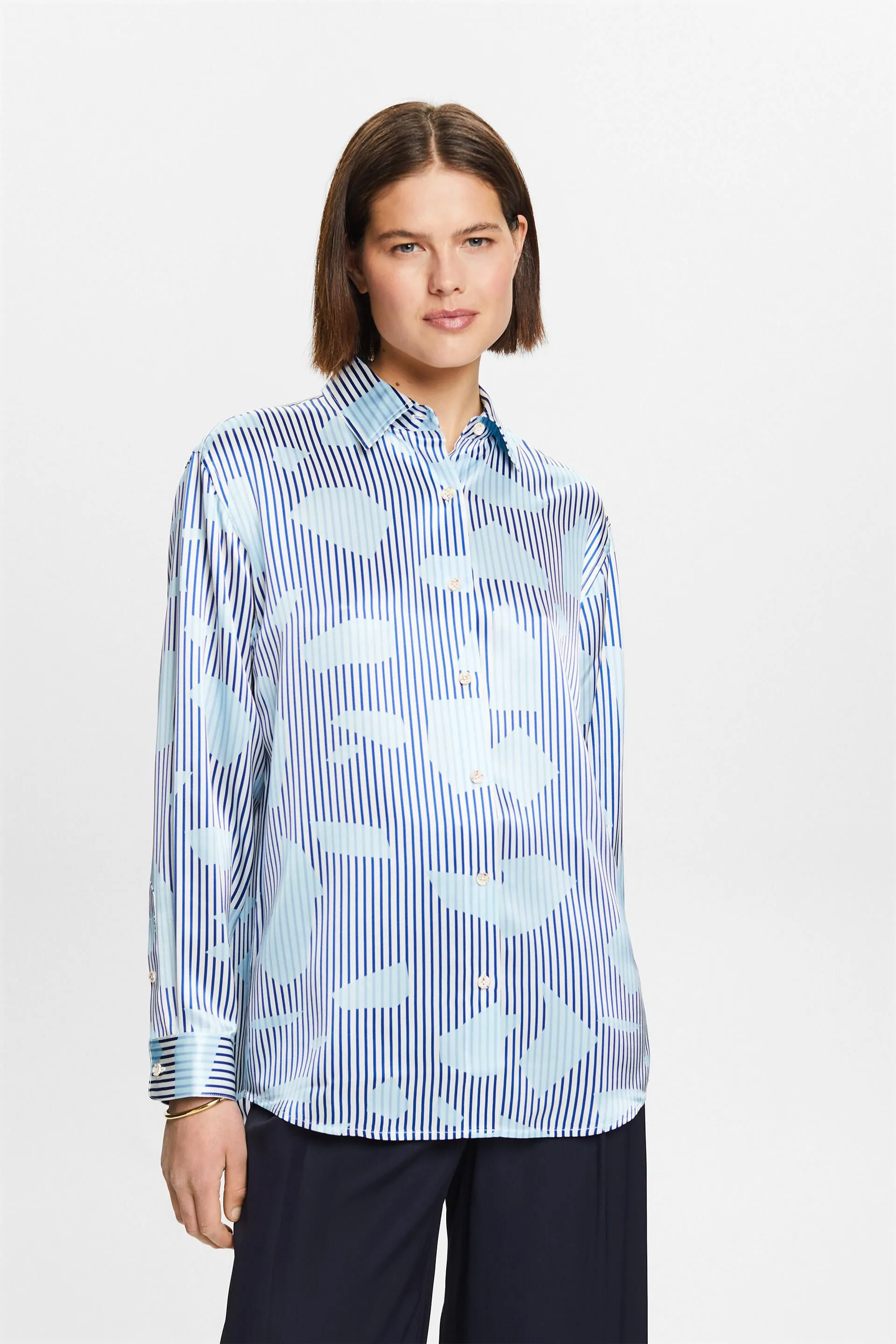 Camicia con bottoni in seta stampata