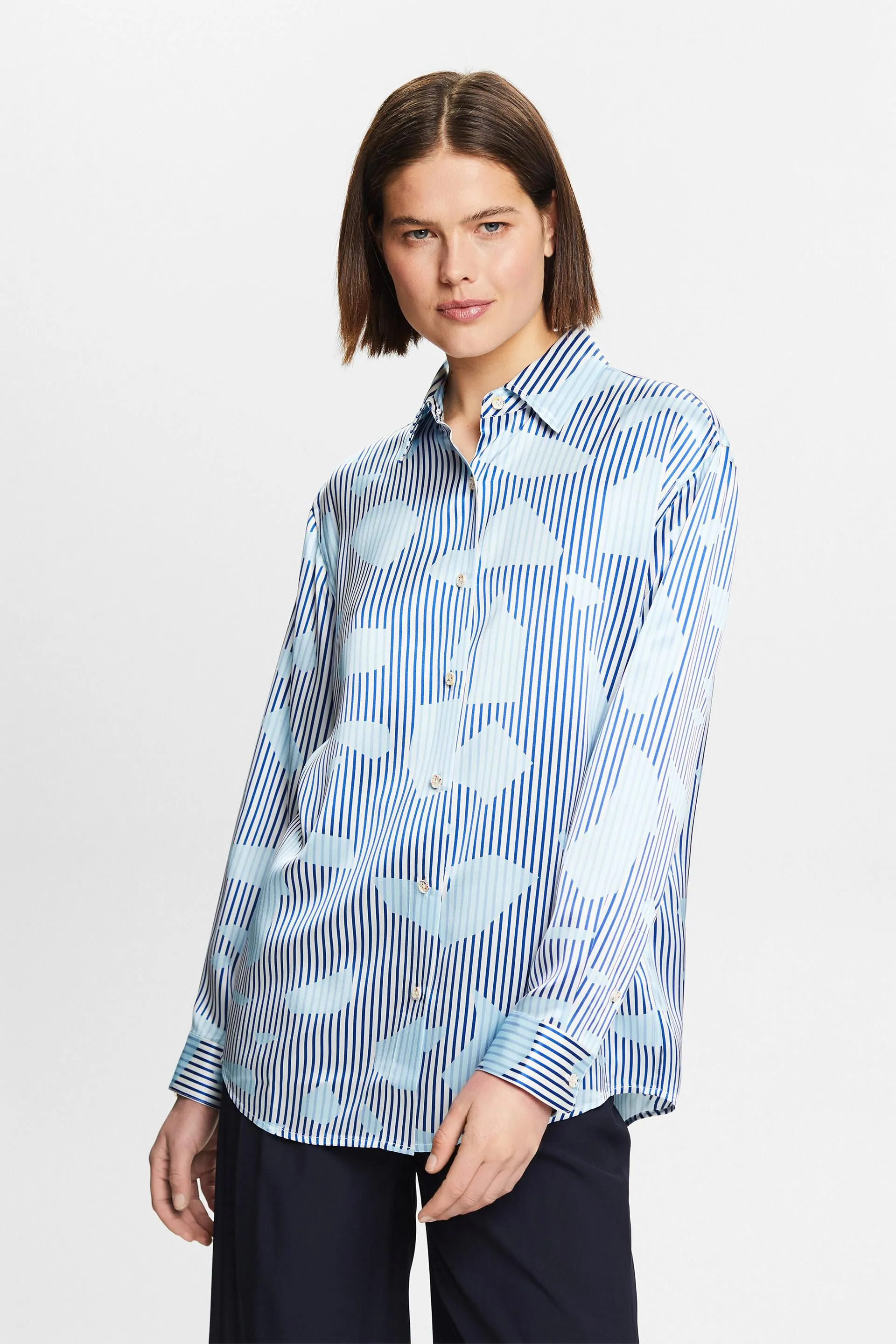 Camicia con bottoni in seta stampata