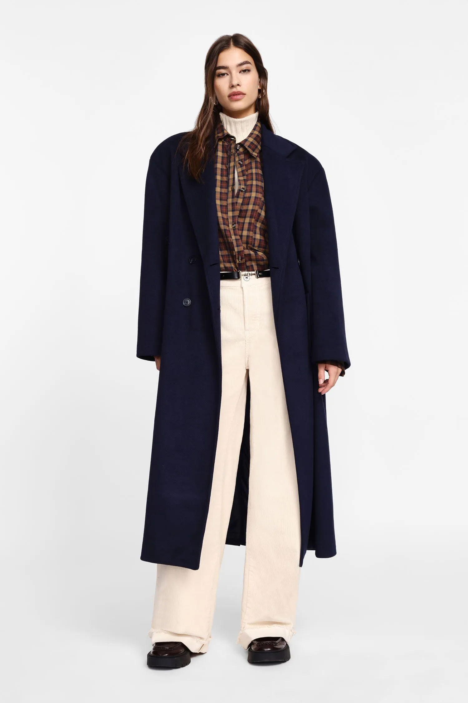  Cappotto lungo con chiusura doppiopetto 