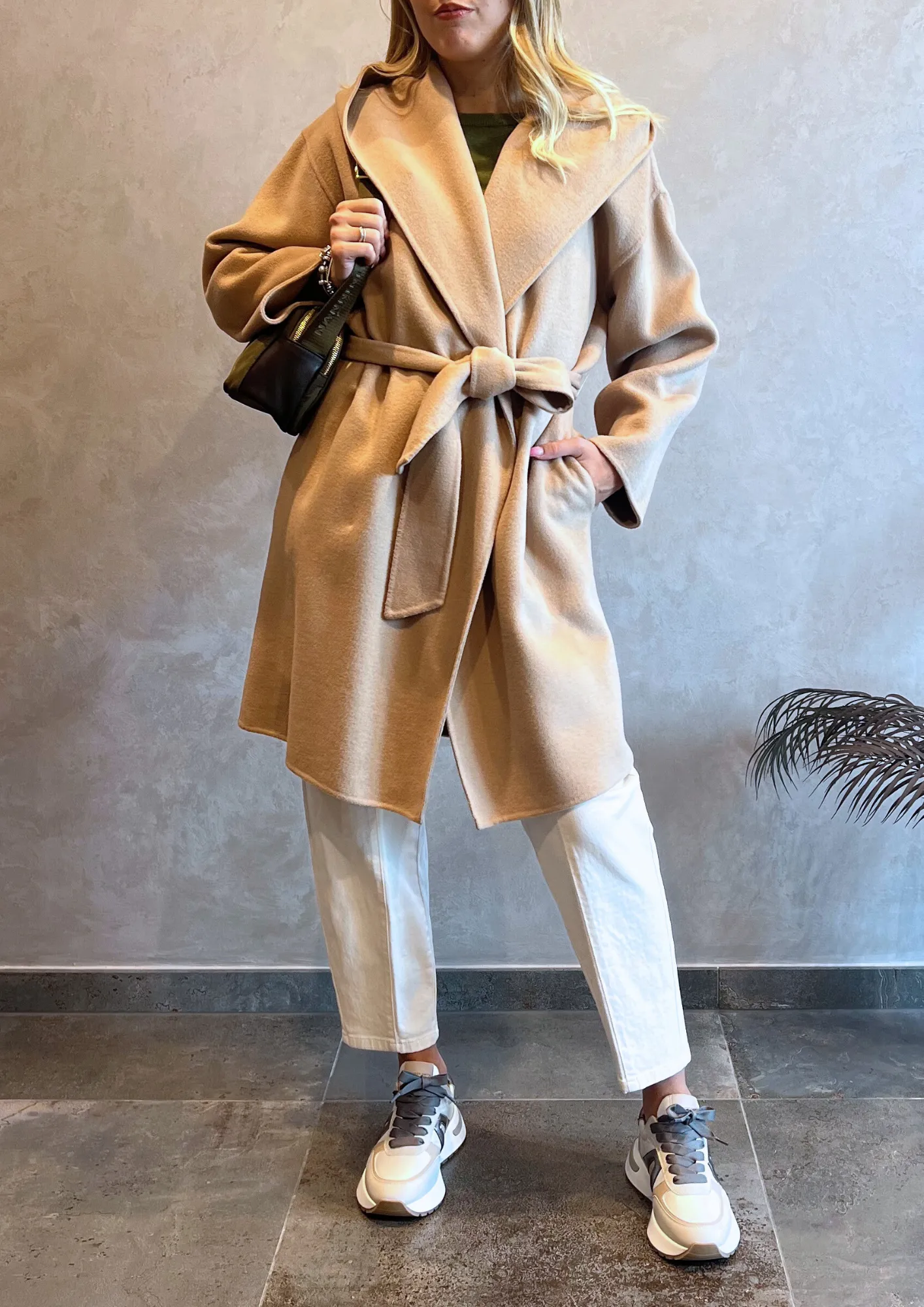 Cappotto midi misto lana con cappuccio sciallato