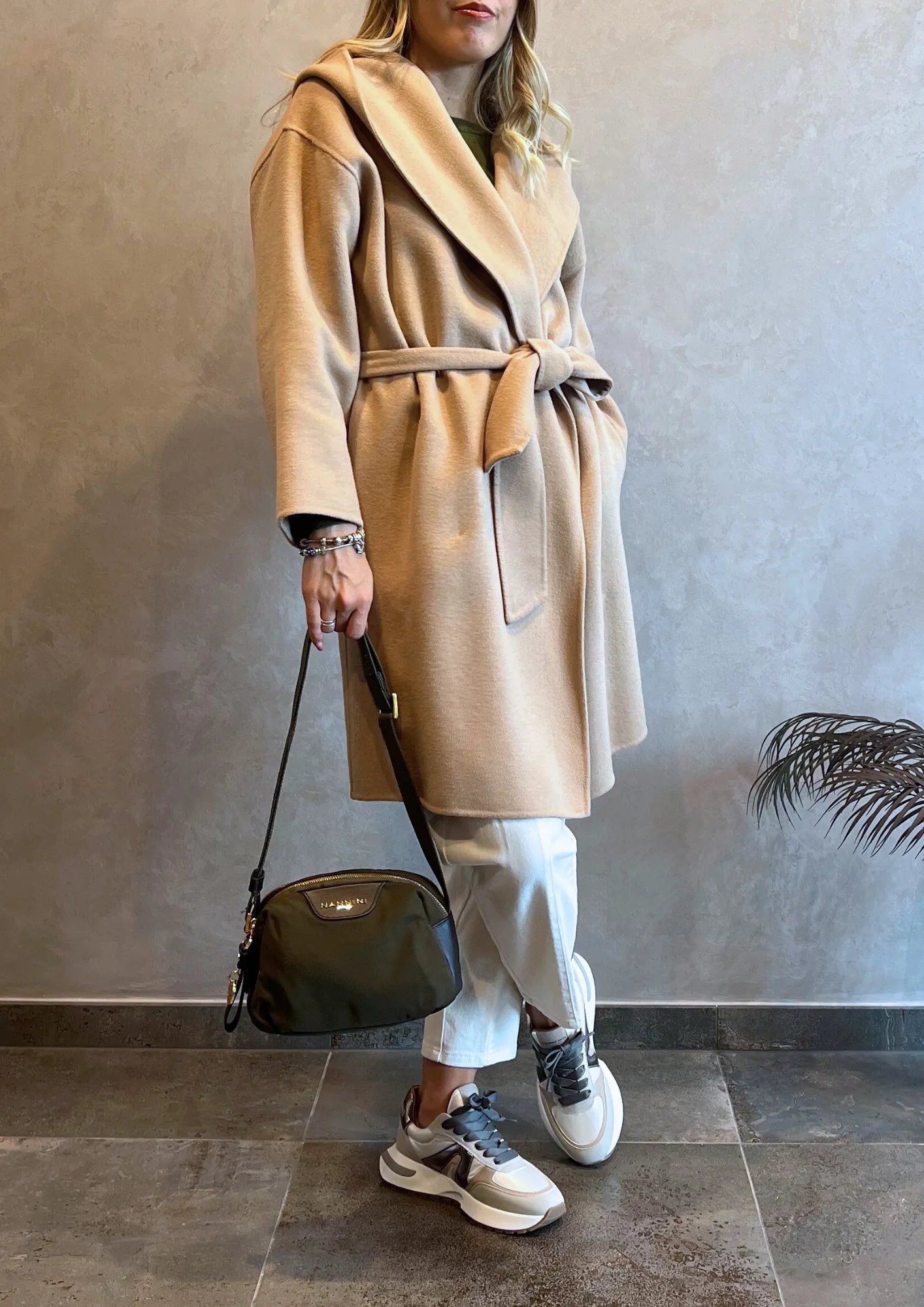 Cappotto midi misto lana con cappuccio sciallato