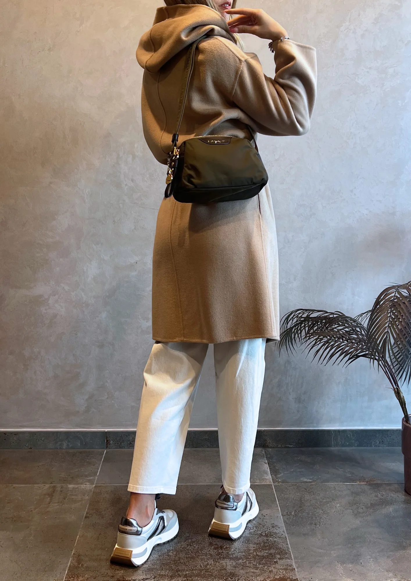 Cappotto midi misto lana con cappuccio sciallato