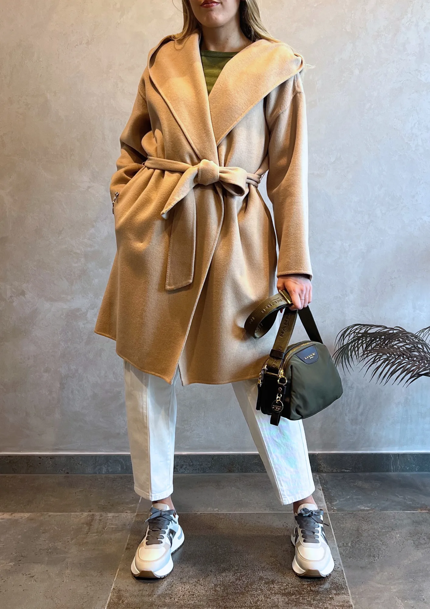 Cappotto midi misto lana con cappuccio sciallato