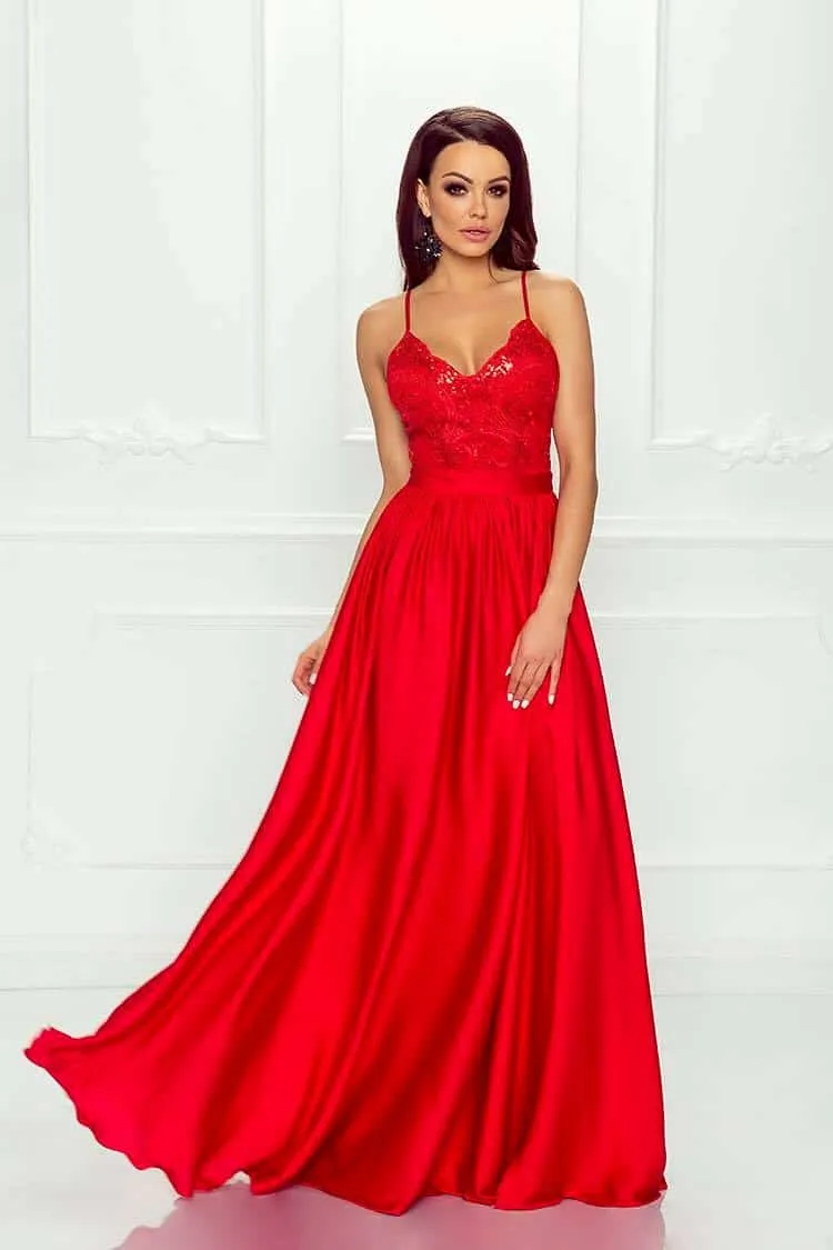 Elegante abito da cerimonia in raso con corpino ricamato