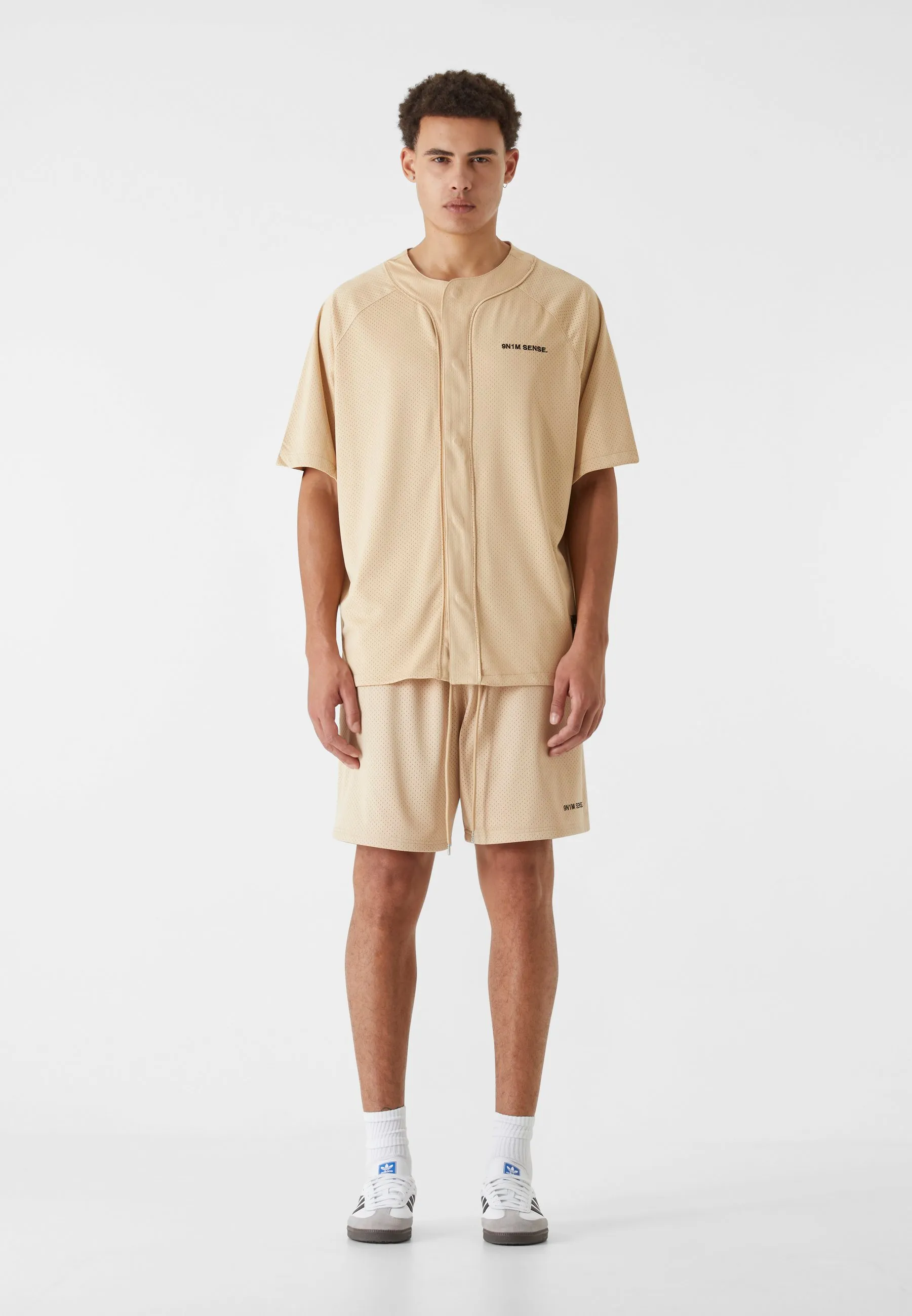 ESSENTIAL MESH SHORTS - Pantaloni sportivi