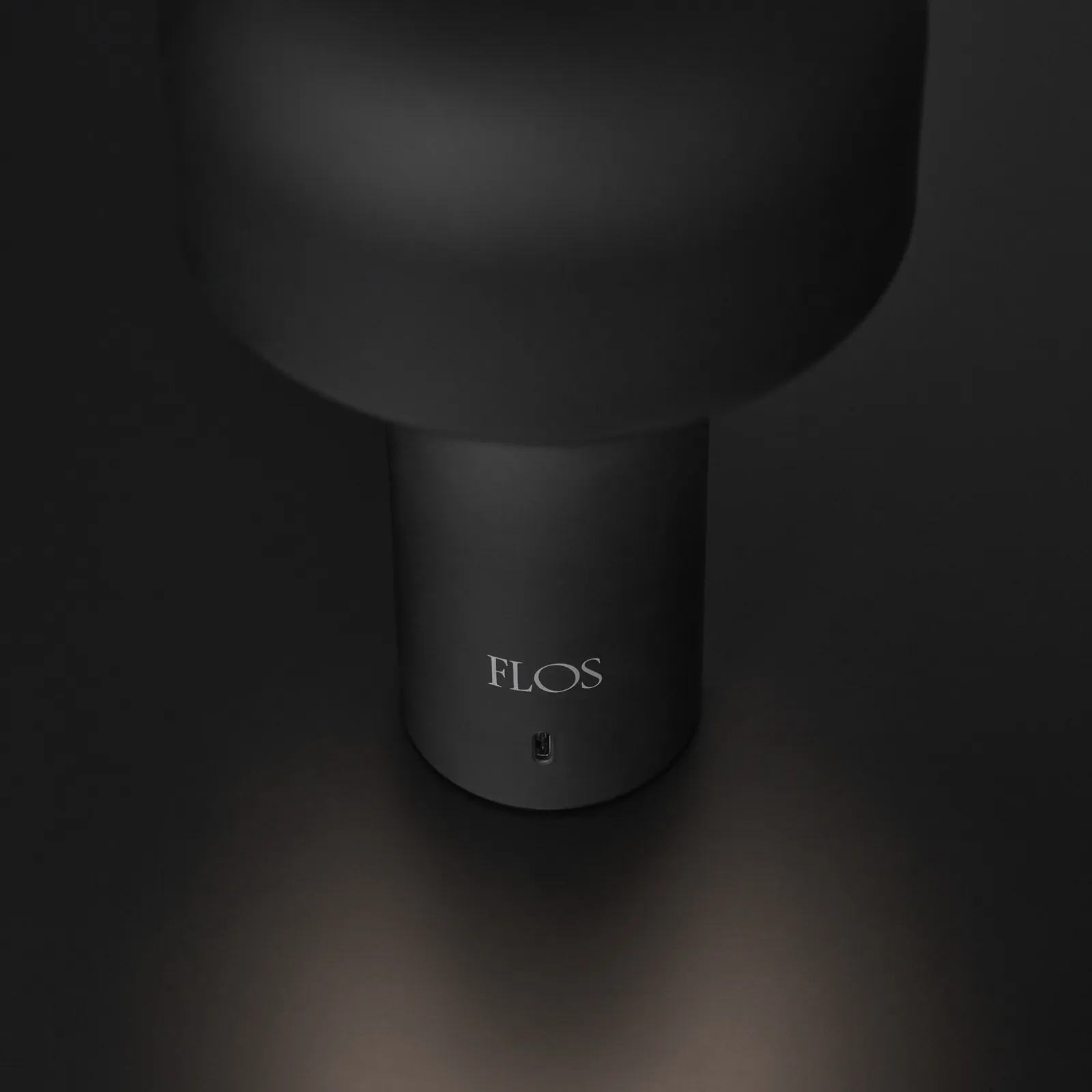 FLOS Bellhop LED ricaricabile da tavolo, nero