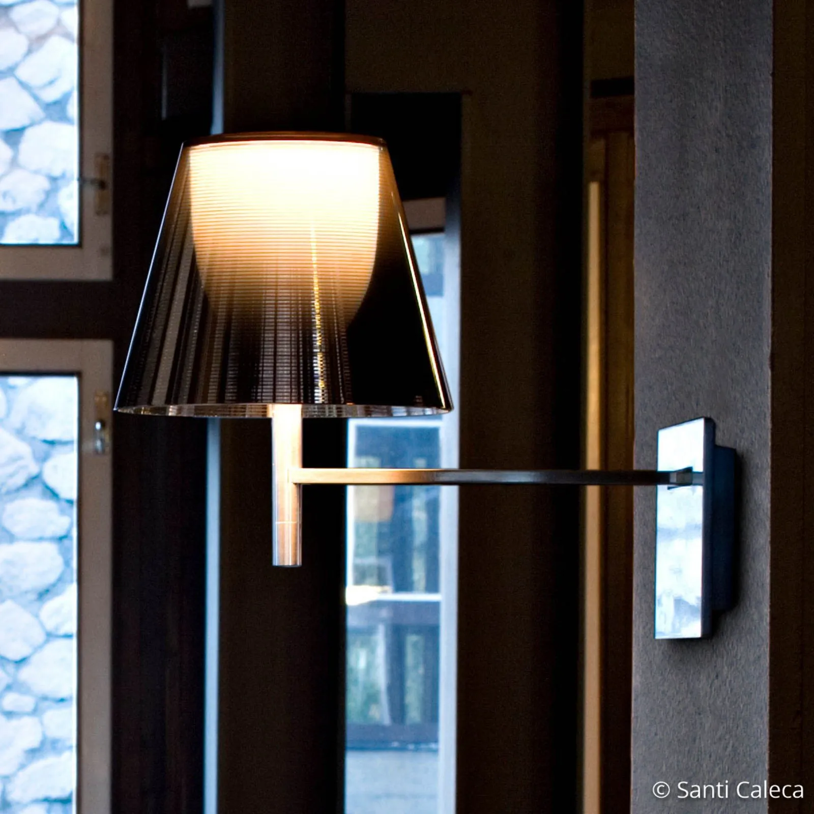 FLOS KTribe W applique grigio fumo