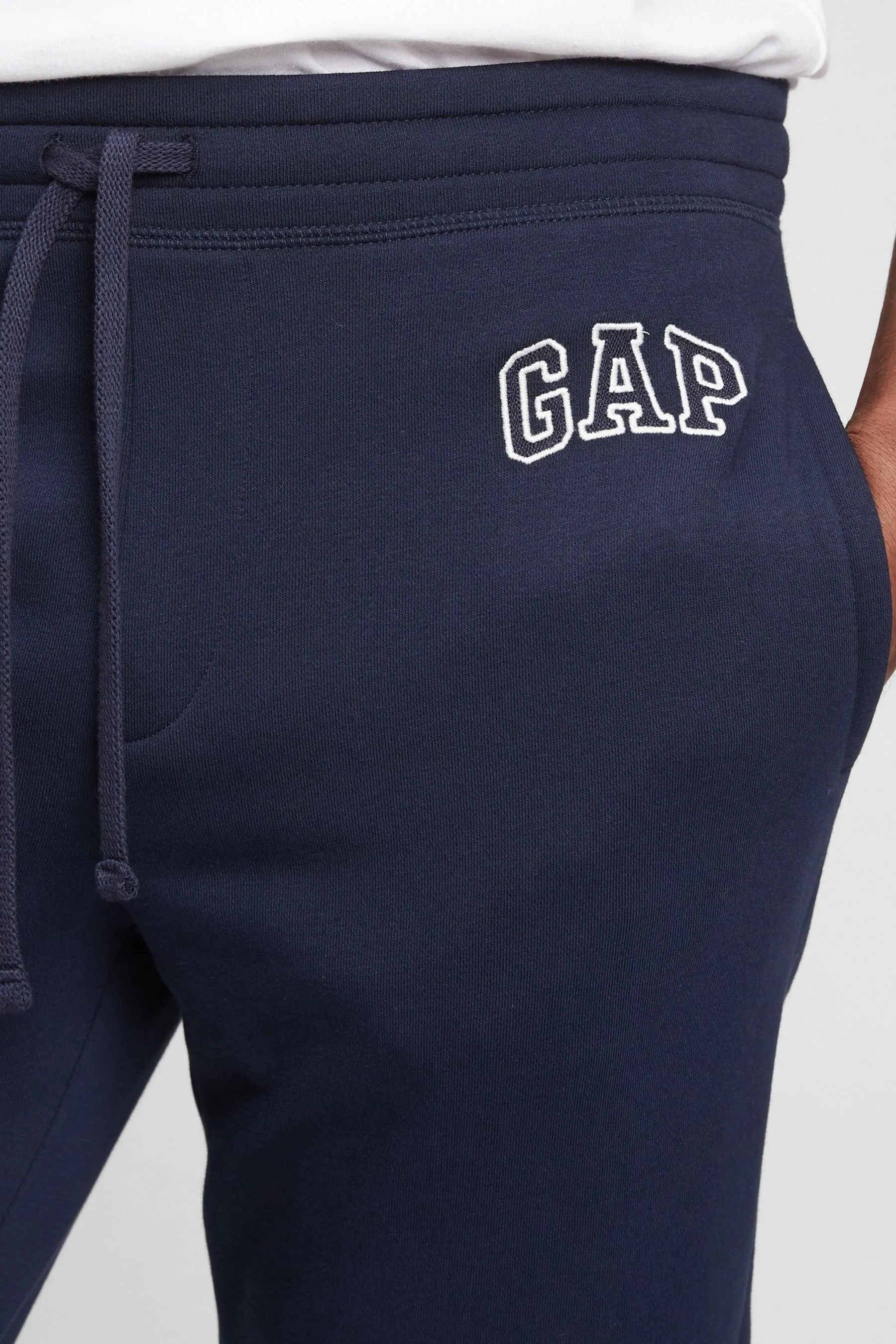 Gap - Pantaloni da jogging in pile senza chiusura con logo
