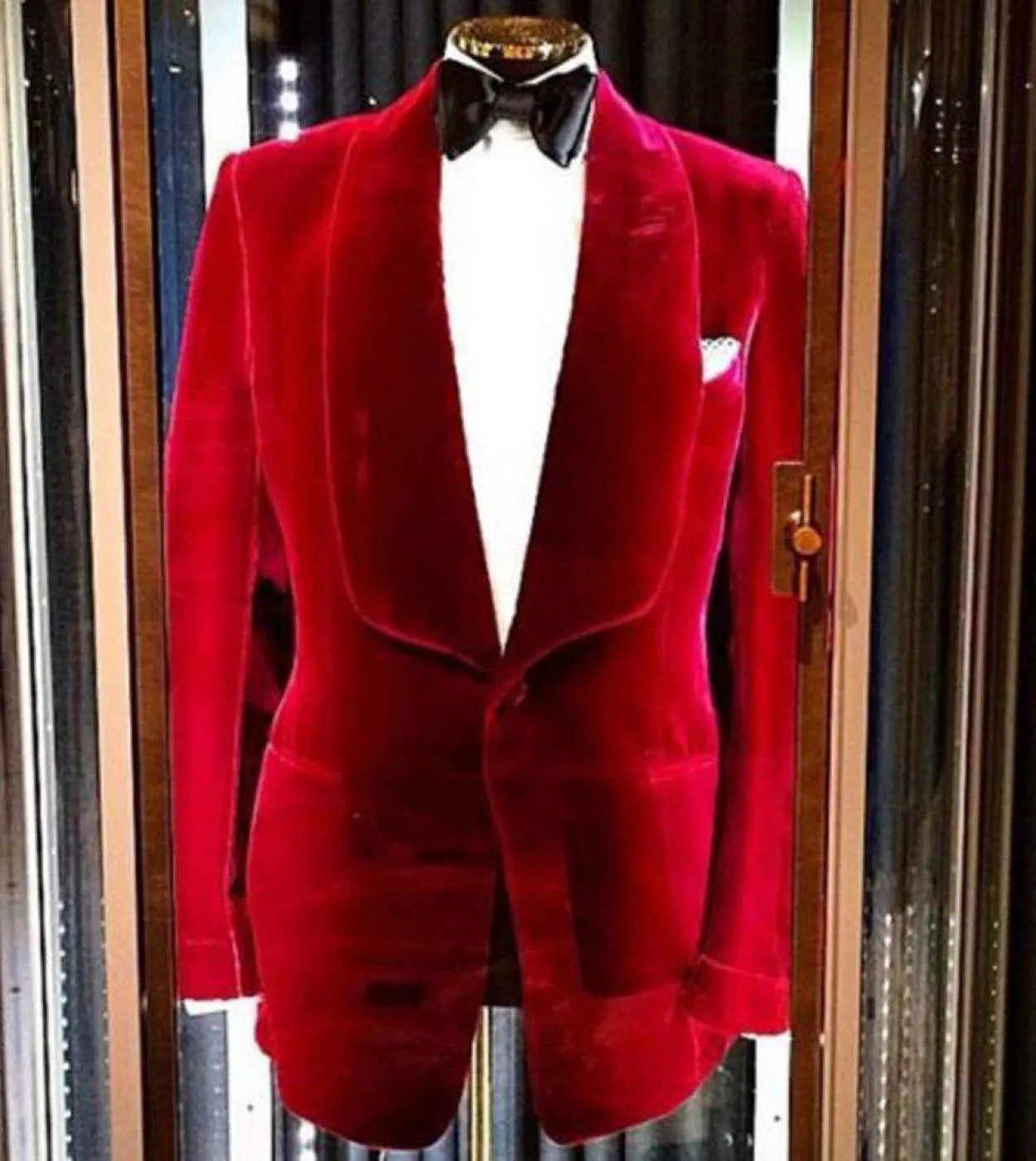 Giacca rossa con pantalone nero Custome Homme Abiti da uomo Cappotto da uomo in velluto Blazer Giacca da sposo Abiti da festa di