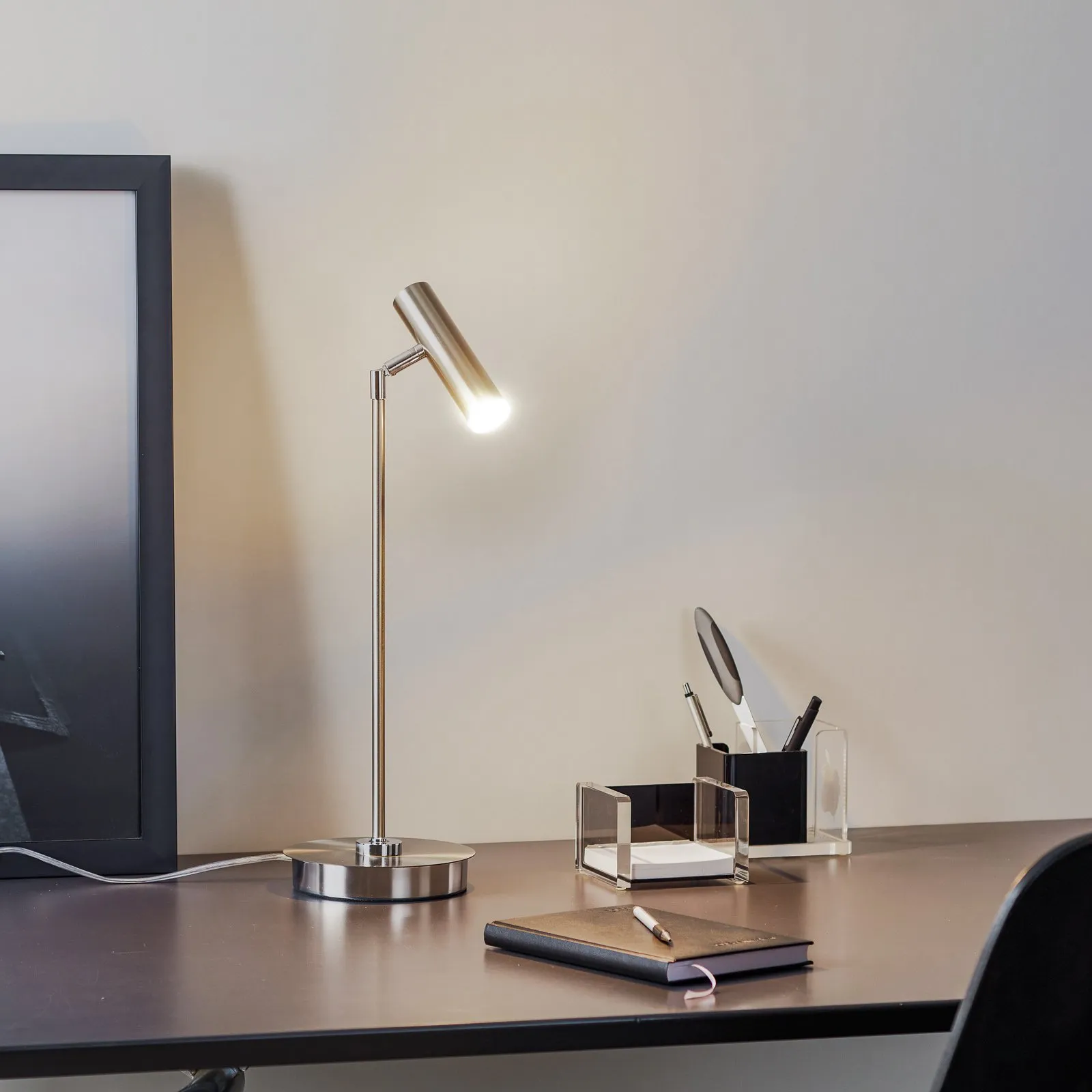 Lampada LED da tavolo Tom, nichel satinato