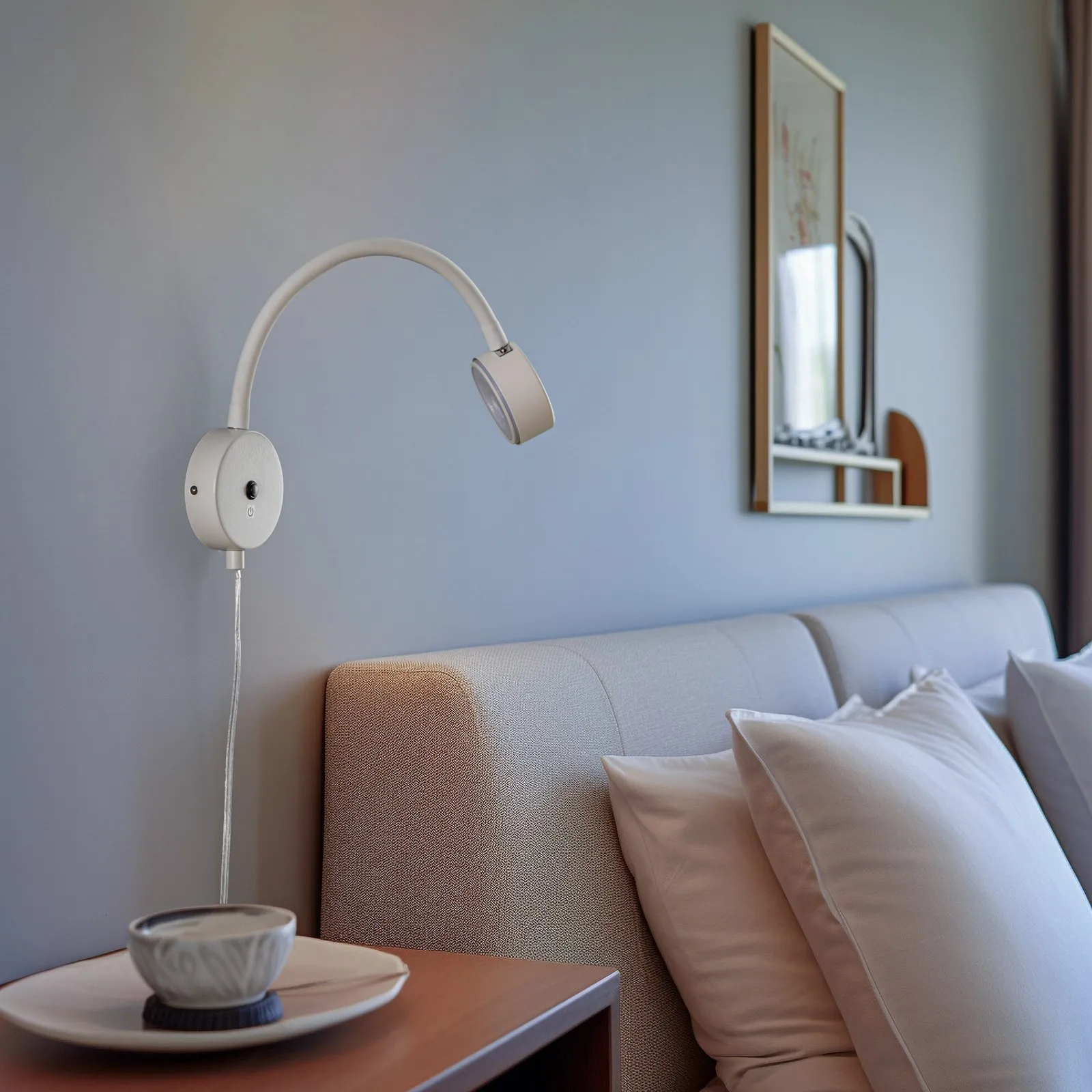 Lindby applique Jyla, bianco, 2.700 K, GX53, braccio flessibile