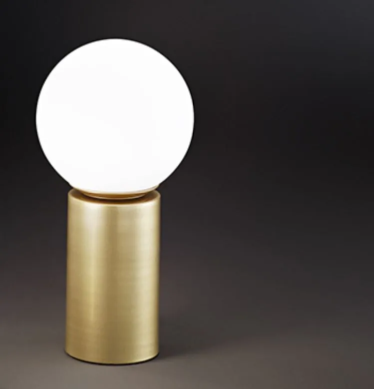 Lume da Tavolo Oro con Paralume Sferico Vetro Bianco Birillo Perenz 6764 OR