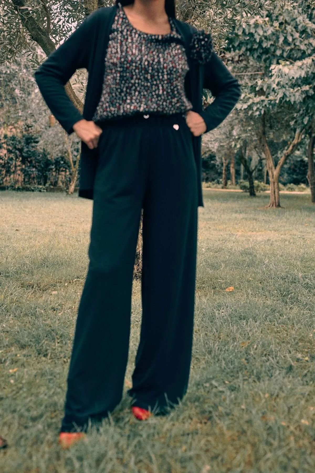 Pantaloni fluidi a palazzo con vita elastica NERO