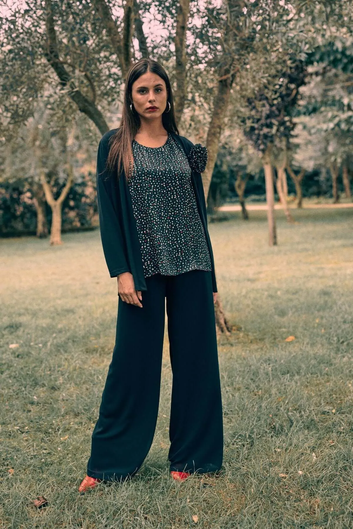 Pantaloni fluidi a palazzo con vita elastica NERO