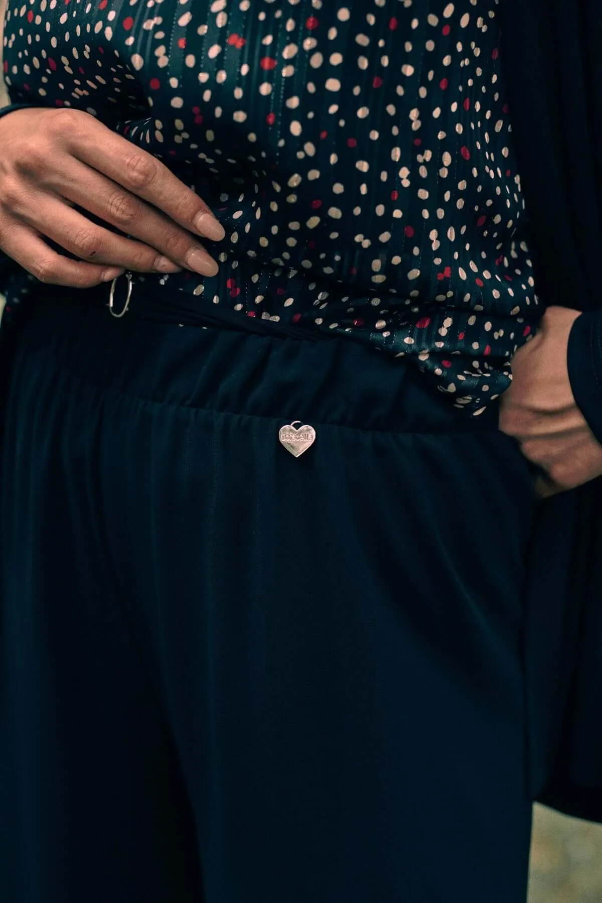Pantaloni fluidi a palazzo con vita elastica NERO