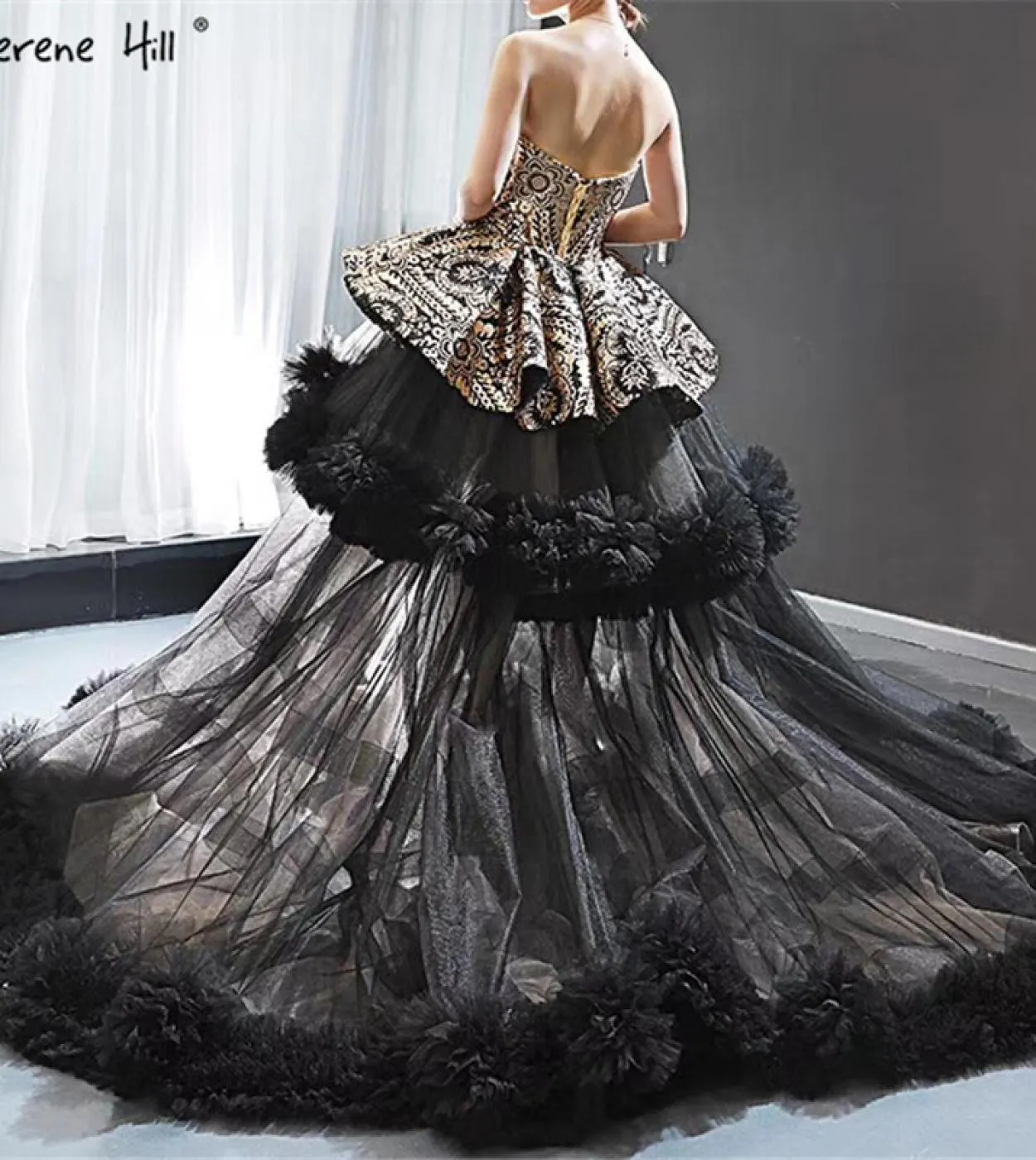 Prospettiva nera Abiti da sposa a cuore con spalle scoperte Paillettes a file Abiti da sposa Hm66914 Cusotm Made Wedding Dre
