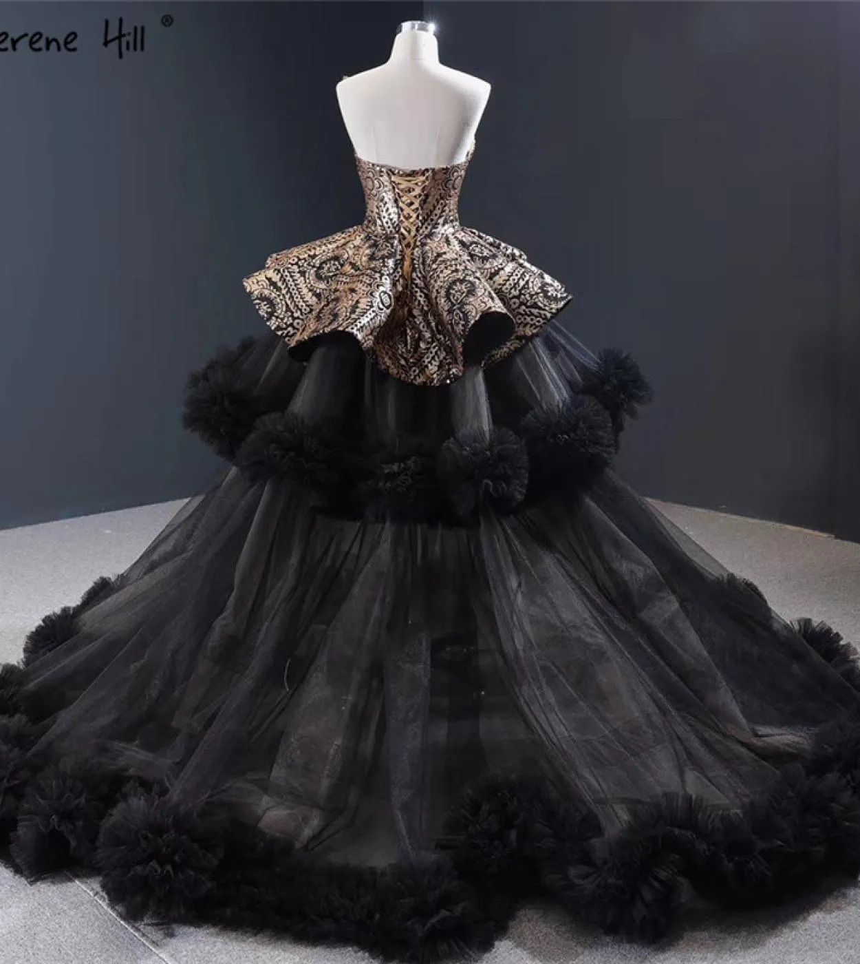 Prospettiva nera Abiti da sposa a cuore con spalle scoperte Paillettes a file Abiti da sposa Hm66914 Cusotm Made Wedding Dre