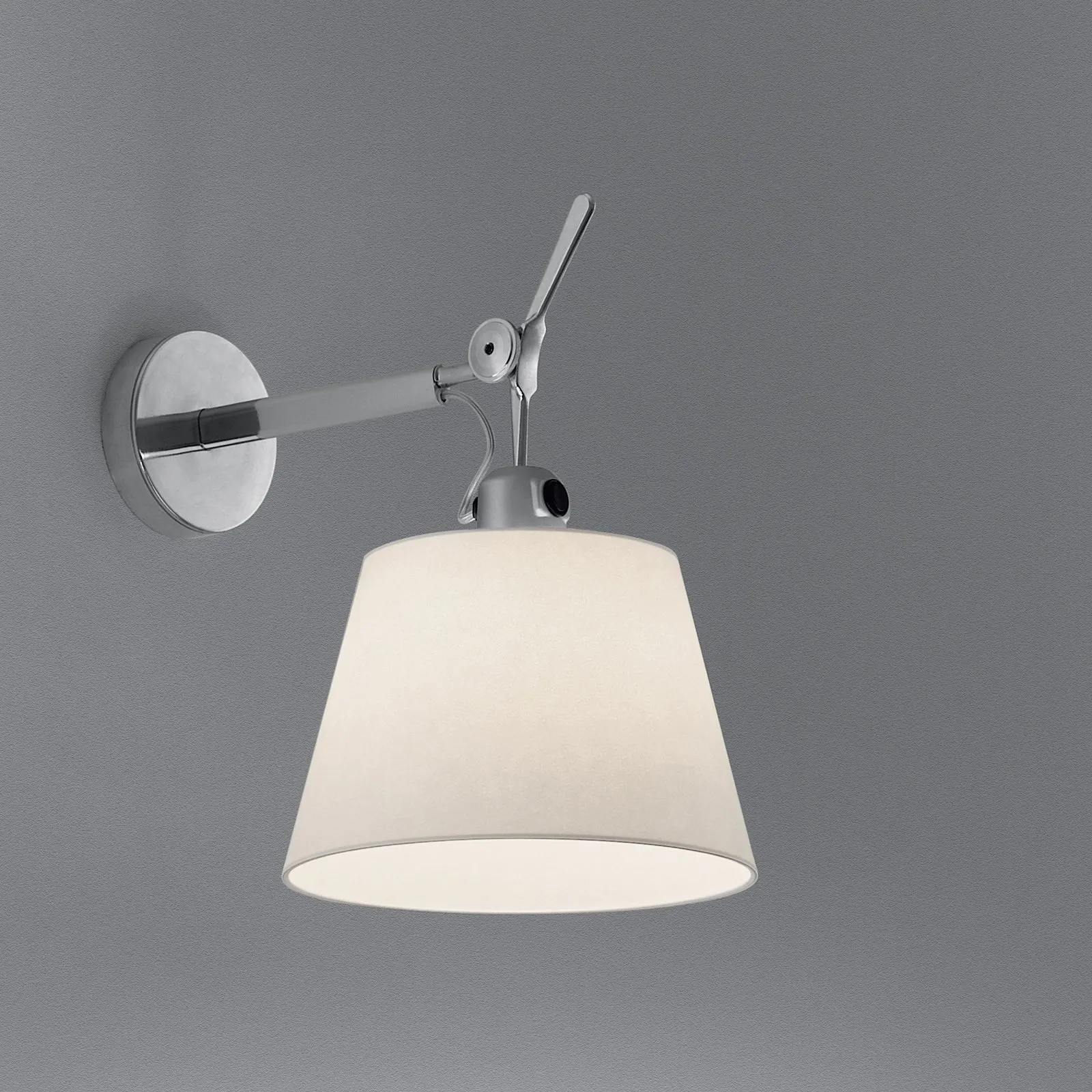 Raffinata applique di design Tolomeo 18 Diffusore