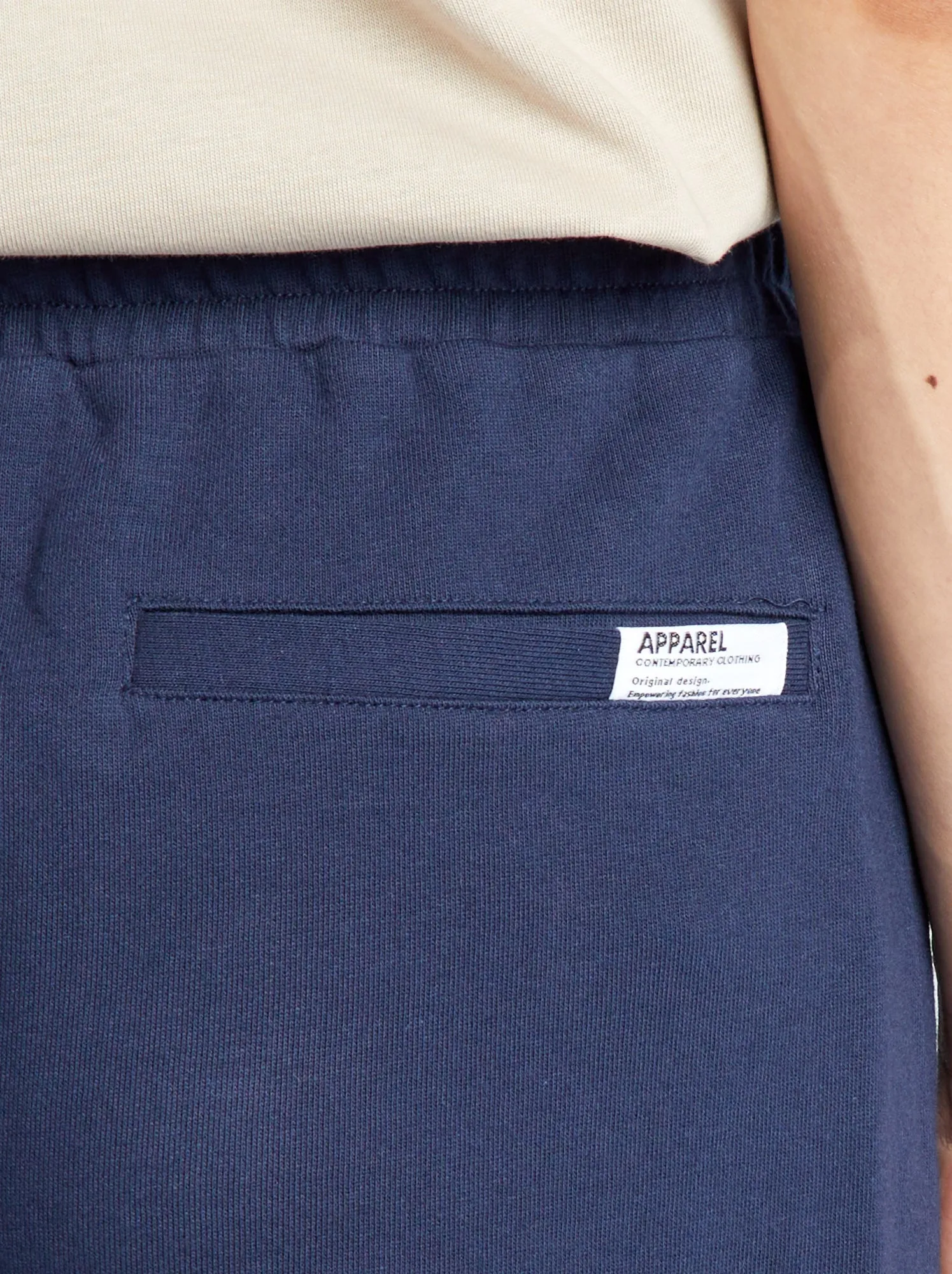Shorts in tessuto felpato con tasche con zip - NERO