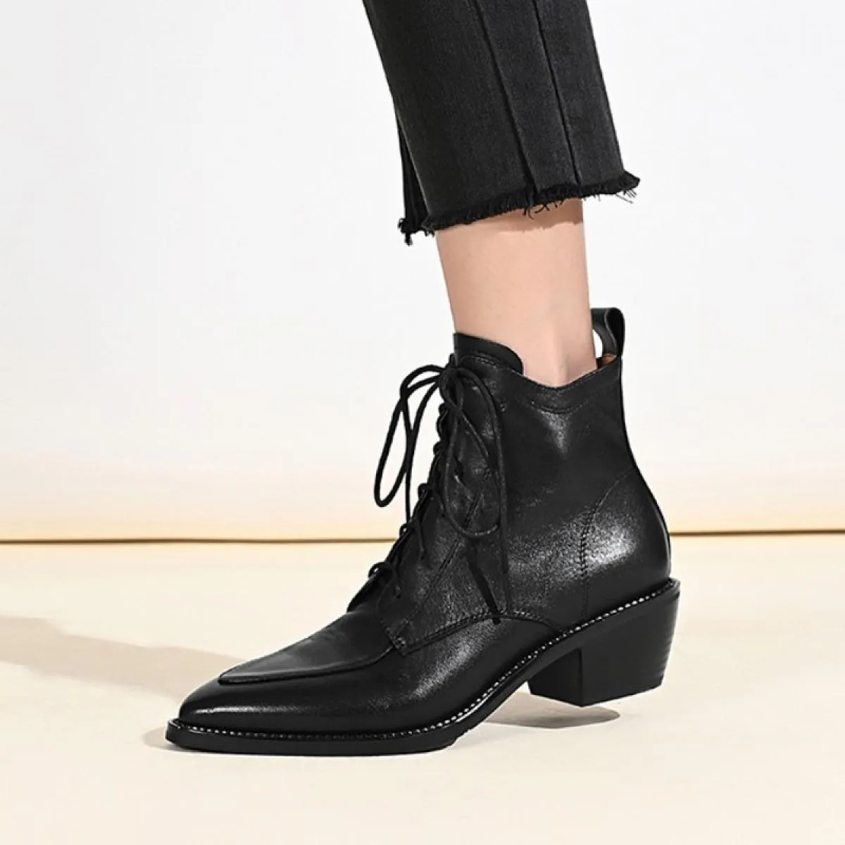 Stivaletti Chelsea alla caviglia robusti da donna Scarpe gotiche con tacco medio Nuovo 2023 Abito invernale a punta Décolleté co