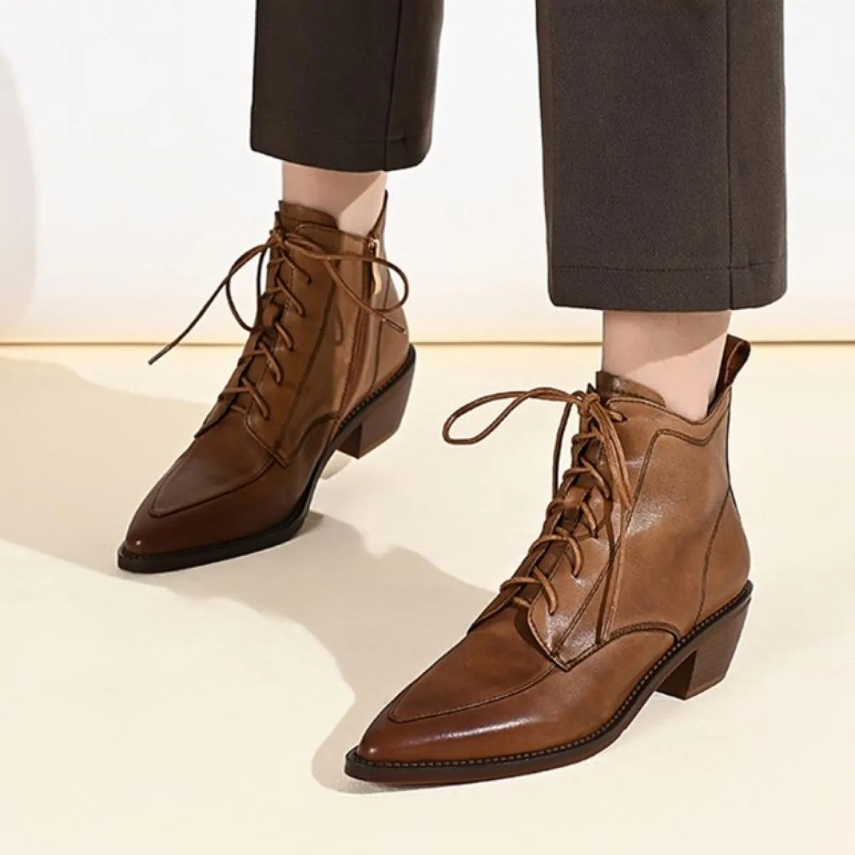 Stivaletti Chelsea alla caviglia robusti da donna Scarpe gotiche con tacco medio Nuovo 2023 Abito invernale a punta Décolleté co
