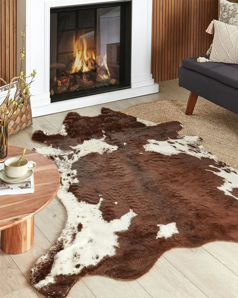 Tappeto ecopelle mucca marrone e bianco 150 x 200 cm BOGONG