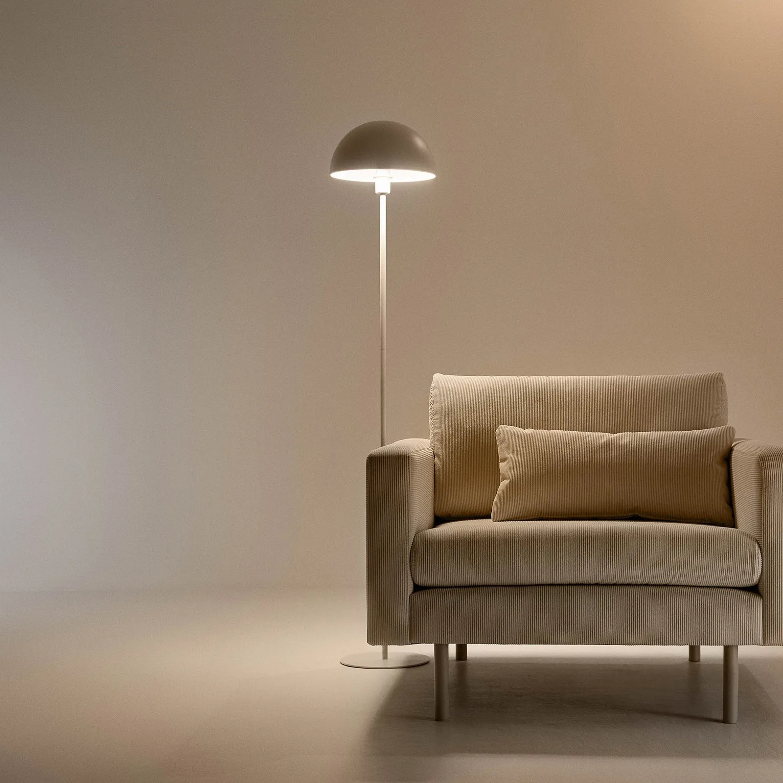 WiZ P45 Lampadina LED E27 4,9 W a goccia satinata RGBW